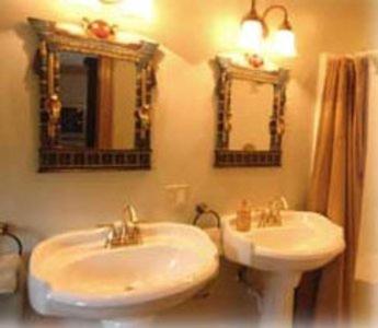 The Lion And The Rose Bed & Breakfast Whitefield Room photo